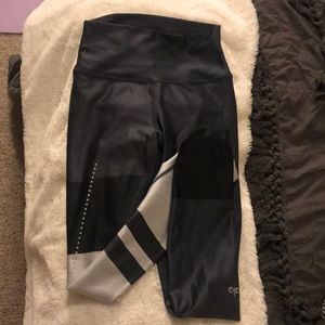 alo yoga leggings